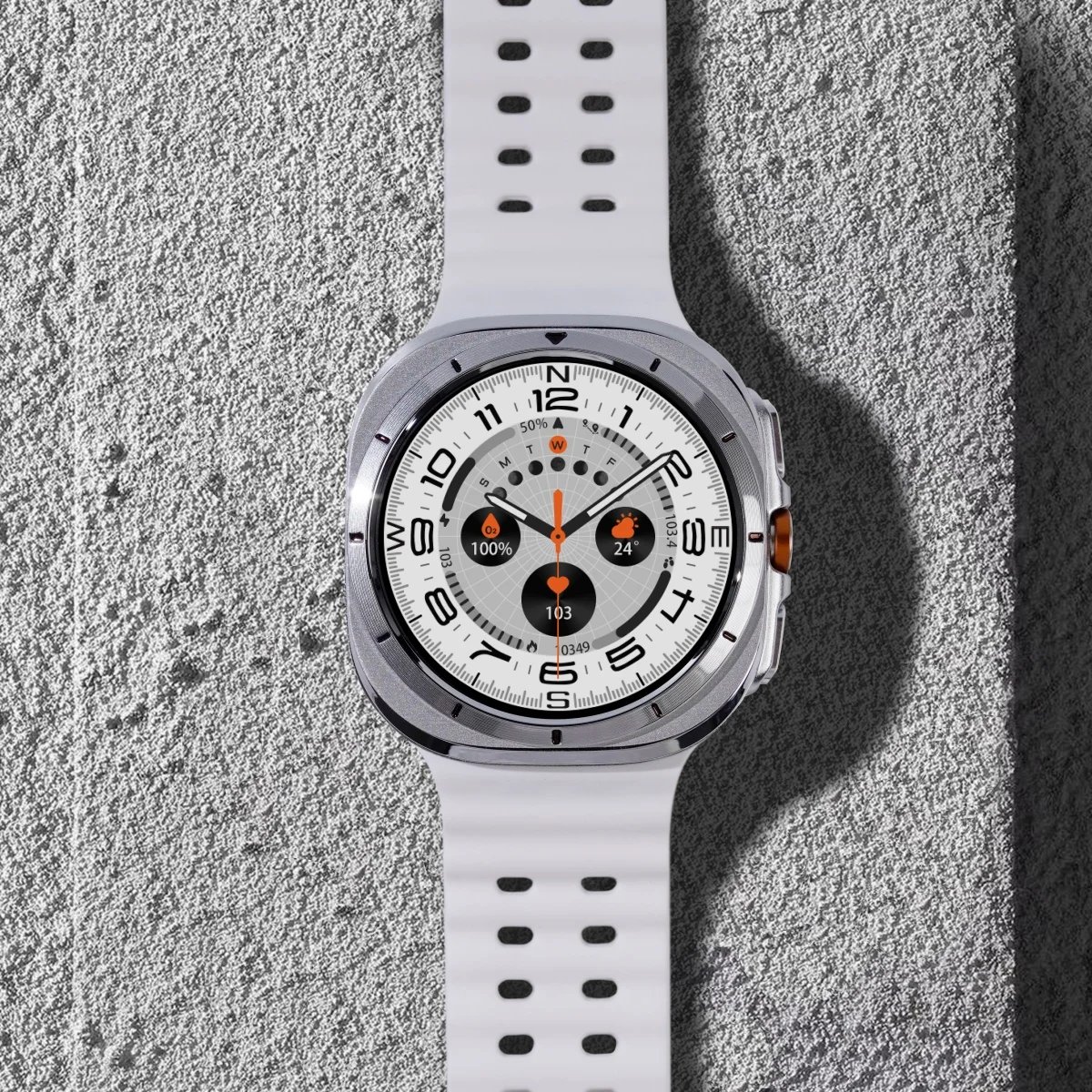 Gmert Z7 Ultra Health Fitness smartwatch. Keep track of your blood pressure or oxygen levels, heart rate, sleep quality and Sports waterproof